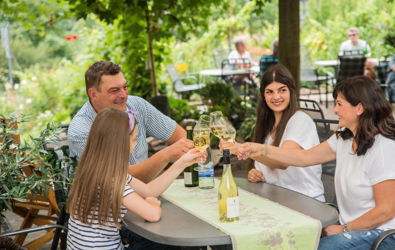 Weingut Erich Serwazi ميسينيش المظهر الخارجي الصورة